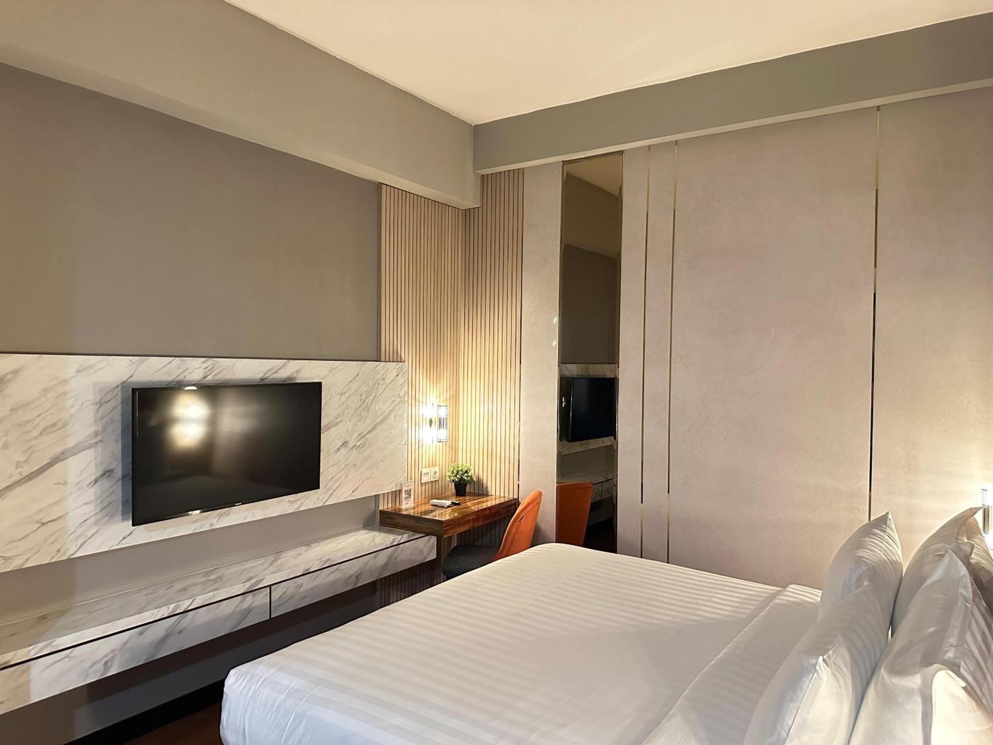 D'Primahotel Jemursari Surabaya Exterior photo