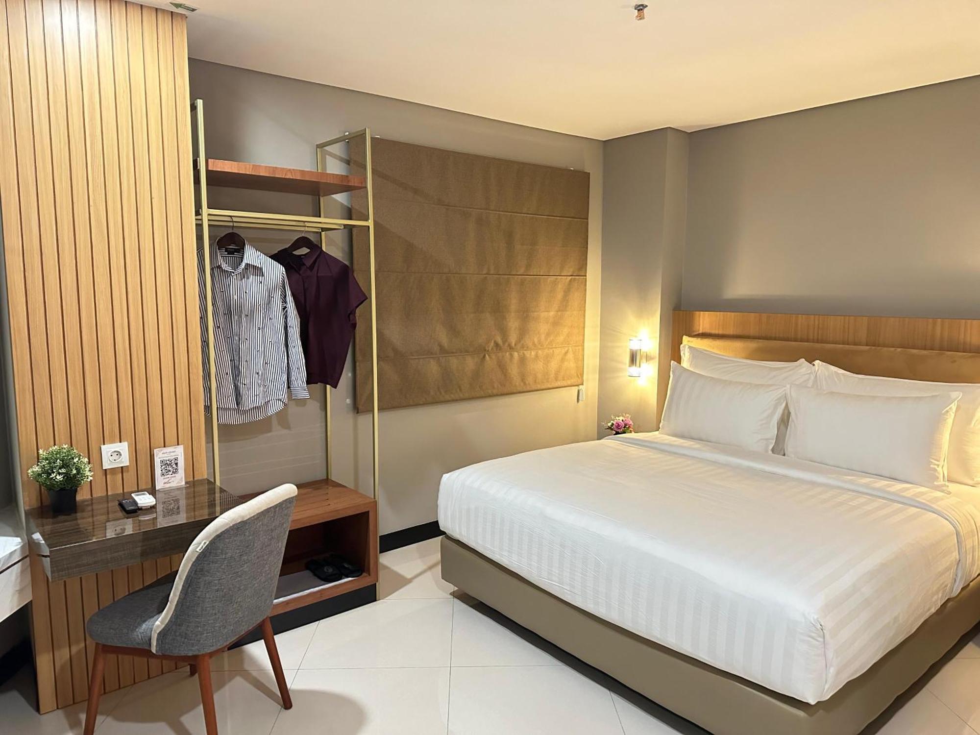 D'Primahotel Jemursari Surabaya Exterior photo