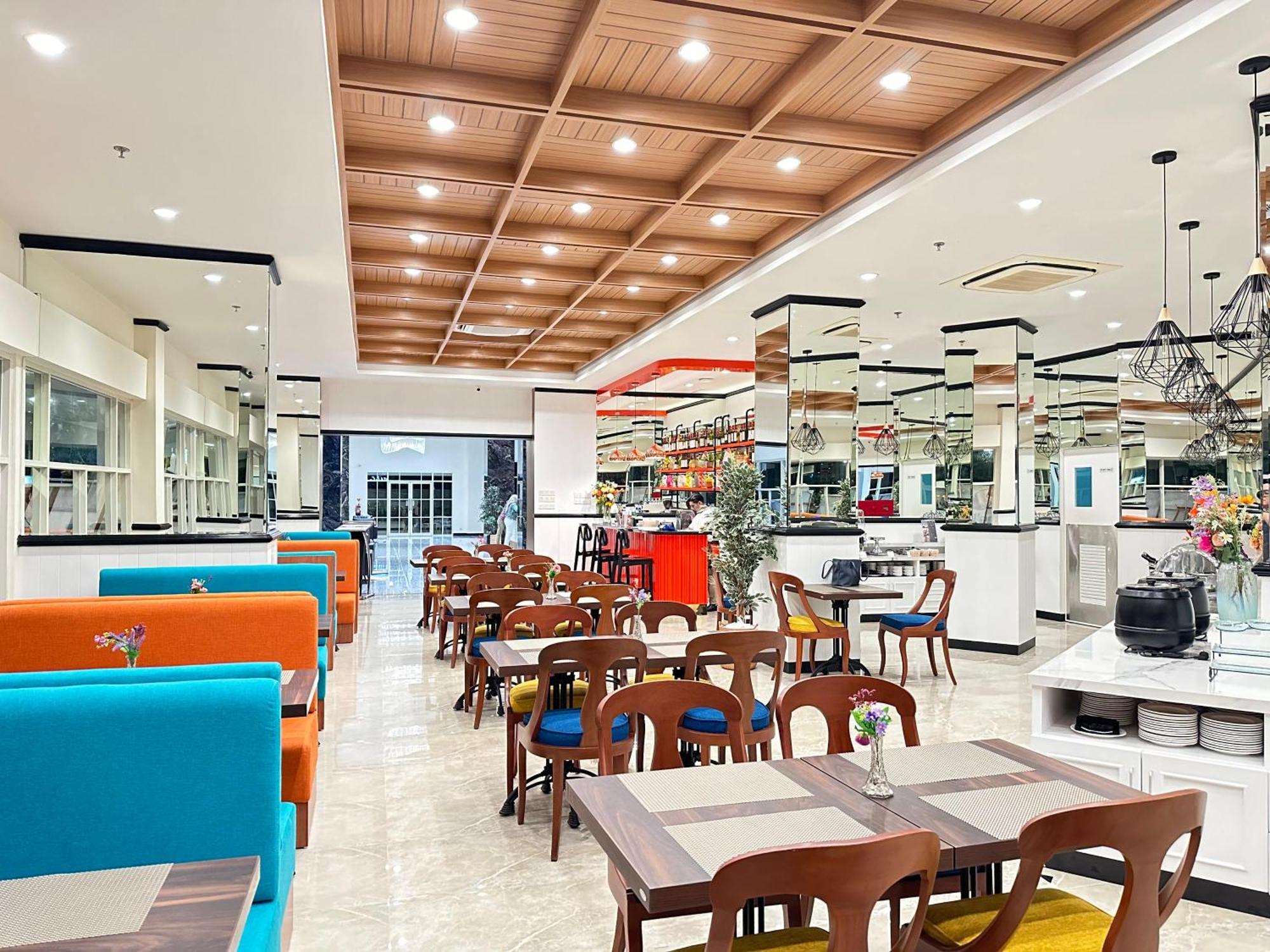 D'Primahotel Jemursari Surabaya Exterior photo